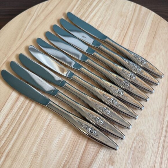 9 Vintage Oneida Lasting Rose Knives Stainless Steel  Embossed Rose 8-1/2" - Picture 1 of 7